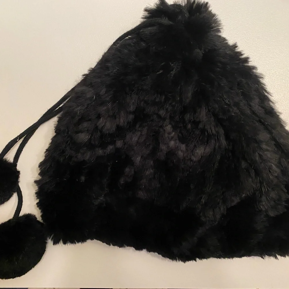 Fur hat - Picture 2 of 3